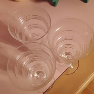 3 ice cream sundae glasses